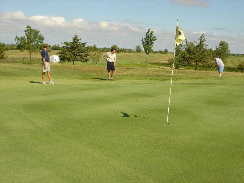 2004/07(July)/06(Golf-Fish-Lake)/800x600_2004-07-30 10-41-58.jpg